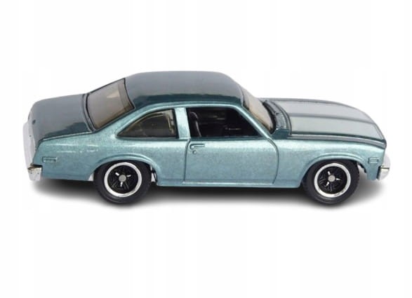 Matchbox - 1979 Chevy Nova (Luz)