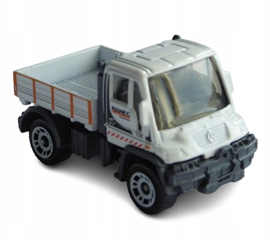 matchbox-mercedes-benz-unimog-u300-luz-przod.jpg