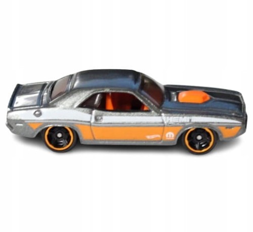 hot-wheels-70-dodge-hemi-challenger-szary-luz-bok.jpg