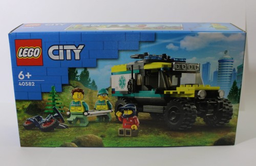 LEGO City 40582 - Terenowa karetka z napędem 4x4