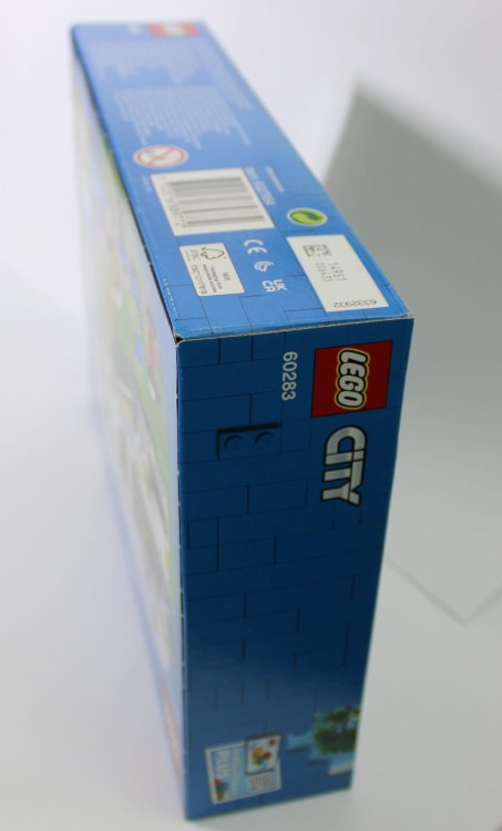 LEGO City 60283 - Wakacyjny kamper