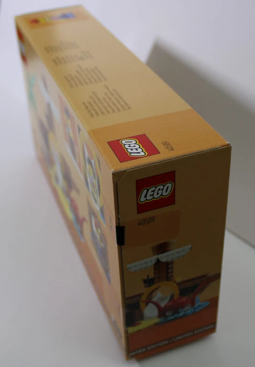 LEGO Limited Edition 40589 - Plac zabaw ze statkiem pirackim