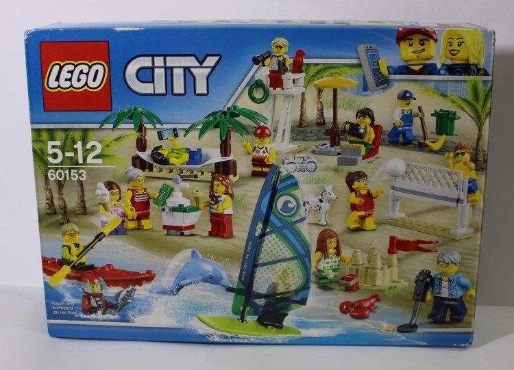 LEGO City 60153 - Zabawa na plaży - zestaw minifigurek