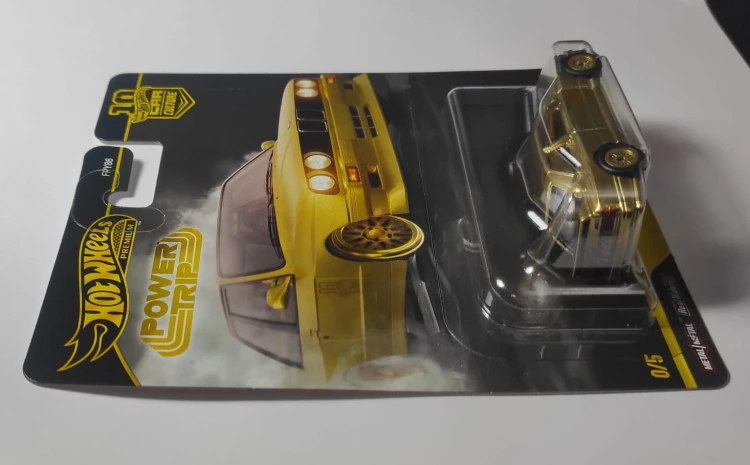 Hot Wheels Premium - '92 BMW M3 (CHASE)3