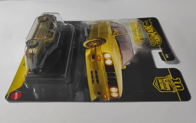 Hot Wheels Premium - '92 BMW M3 (CHASE)4